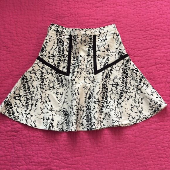 Parker mini skirt, US2 - Picture 3 of 7